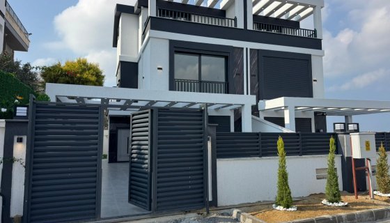 HİSAR MAHALLESİNDE SATILIK 4+1 AYRI MUTFAK LUX VİLLA 
